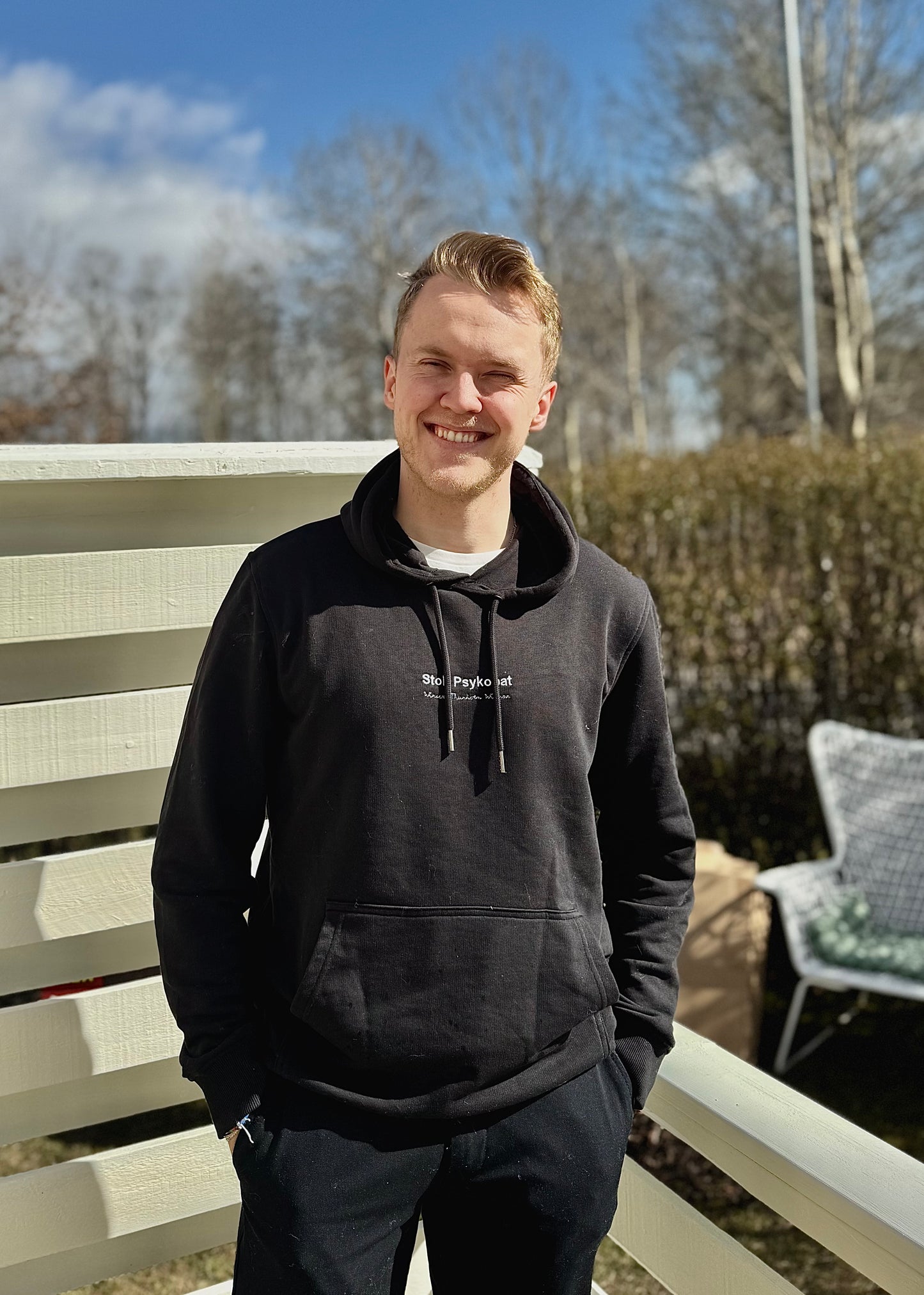 Svart Unisex Hoodie | Stolt Psykopat